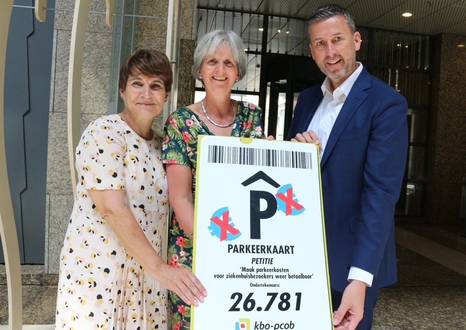Petitie tegen zieke parkeerkosten - Foto: Adri van Esch