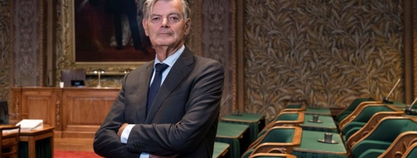 Martin van Rooijen in de Eerste Kamer - Foto: Serge Ligtenberg